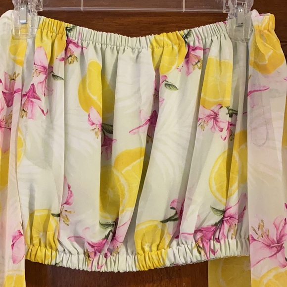 Crop Top - Picture 2 of 3